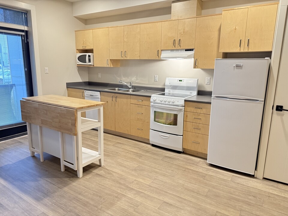 244 Selby St in Nanaimo, BC - Building Photo