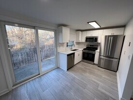 80 Pond St in Belmont, MA - Building Photo