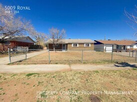 5009 Royal Dr in El Paso, TX - Building Photo