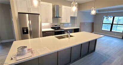 303 SE 14th St in Cape Coral, FL - Building Photo - Building Photo