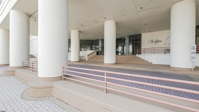 3851 Boardwalk in Atlantic City, NJ - Foto de edificio - Building Photo