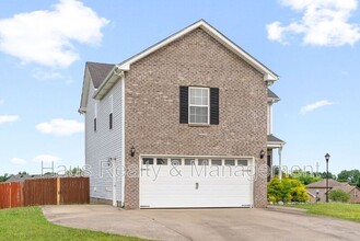 1900 Eisenhower Rd in Clarksville, TN - Building Photo - Building Photo