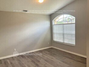 18107 Sweet Jasmine Dr in Tampa, FL - Foto de edificio - Building Photo