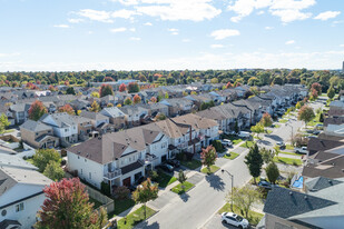 51 Beadle Dr in Ajax, ON - Building Photo