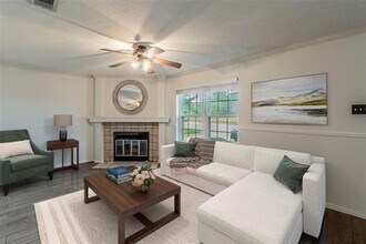 929 Vedral Pl in Cedar Hill, TX - Foto de edificio - Building Photo