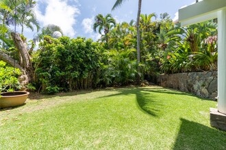 1365 Kehaulani Dr in Kailua, HI - Foto de edificio - Building Photo