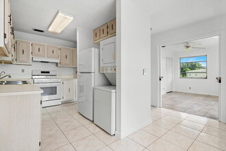 13755 Flora Pl in Delray Beach, FL - Building Photo - Building Photo