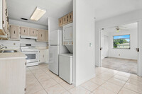 13755 Flora Pl in Delray Beach, FL - Foto de edificio - Building Photo