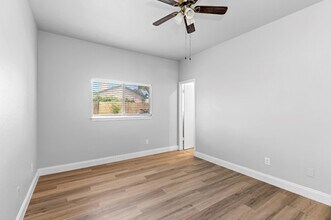 1207 York Castle Dr in Pflugerville, TX - Foto de edificio - Building Photo