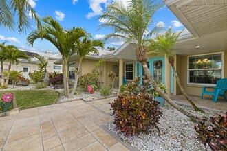 414 Devonshire Ln in Venice, FL - Building Photo - Building Photo