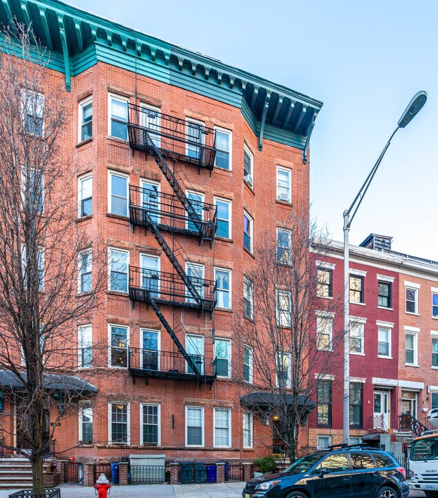 318 Hudson St in Hoboken, NJ - Building Photo