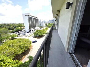 2701 SW 3rd Ave, Unit 602 in Miami, FL - Foto de edificio - Building Photo