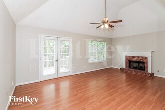 721 Peteywood Dr in Austell, GA - Building Photo - Building Photo