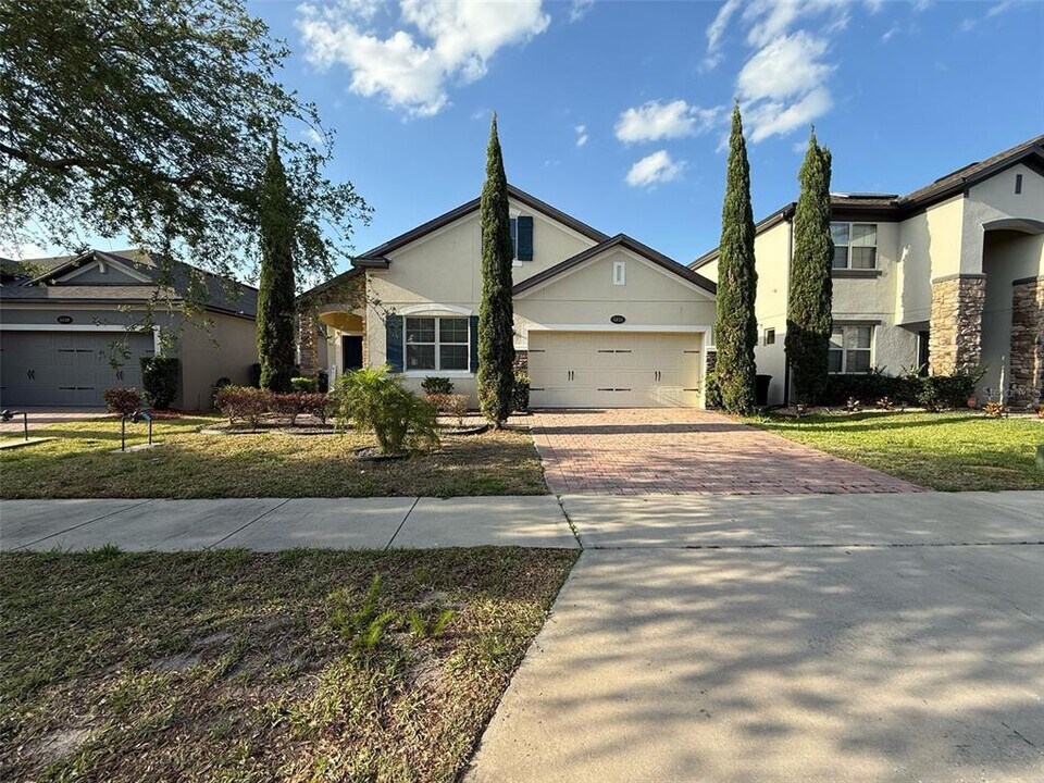 5151 Ravena Ave E in St. Cloud, FL - Foto de edificio