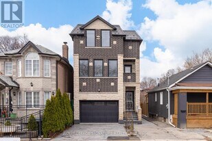 14 Rotherham Ave in Toronto, ON - Building Photo