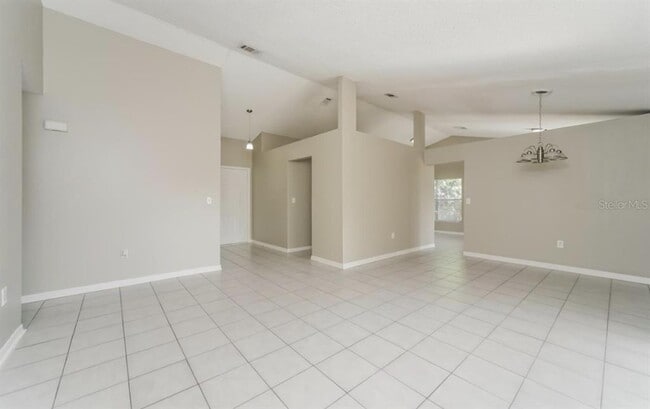 1306 Piney Branch Cir in Valrico, FL - Building Photo - Building Photo