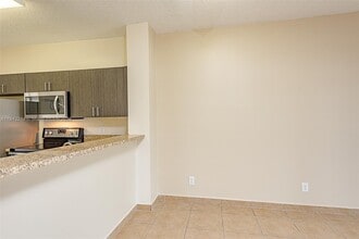 705 SW 122nd Ave in Pembroke Pines, FL - Building Photo - Building Photo