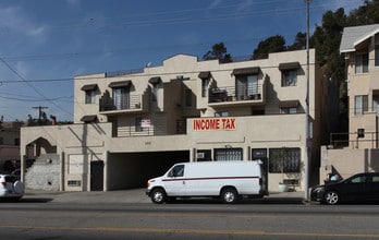 1311 N Broadway in Los Angeles, CA - Foto de edificio - Building Photo