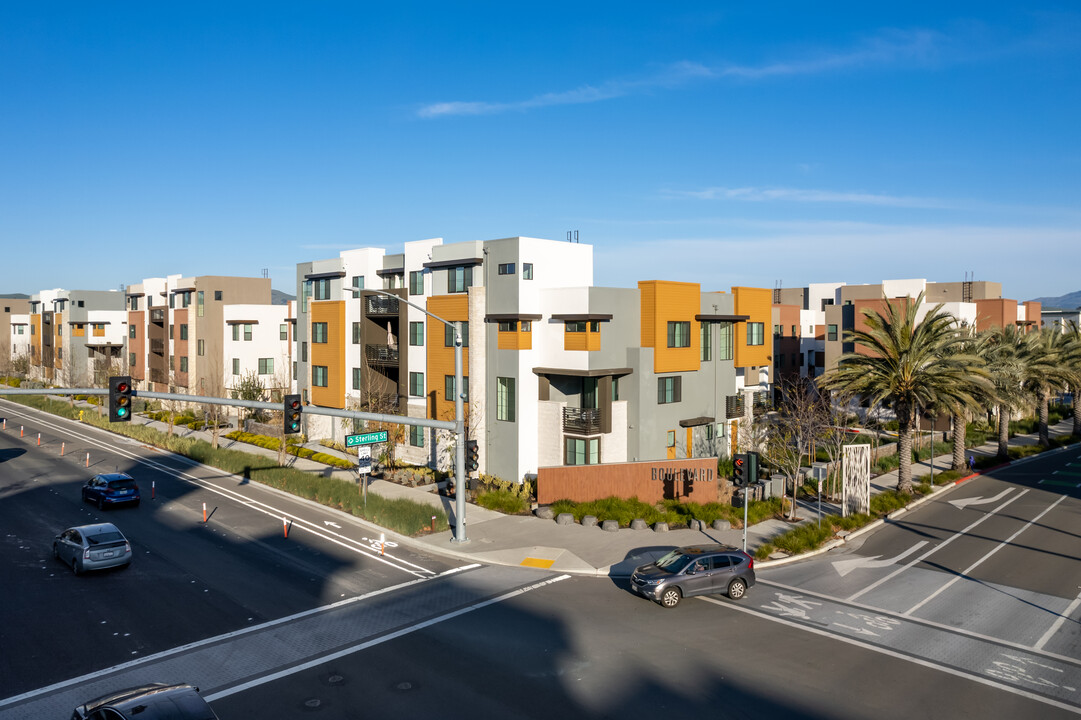 Wilshire at Boulevard in Dublin, CA - Foto de edificio