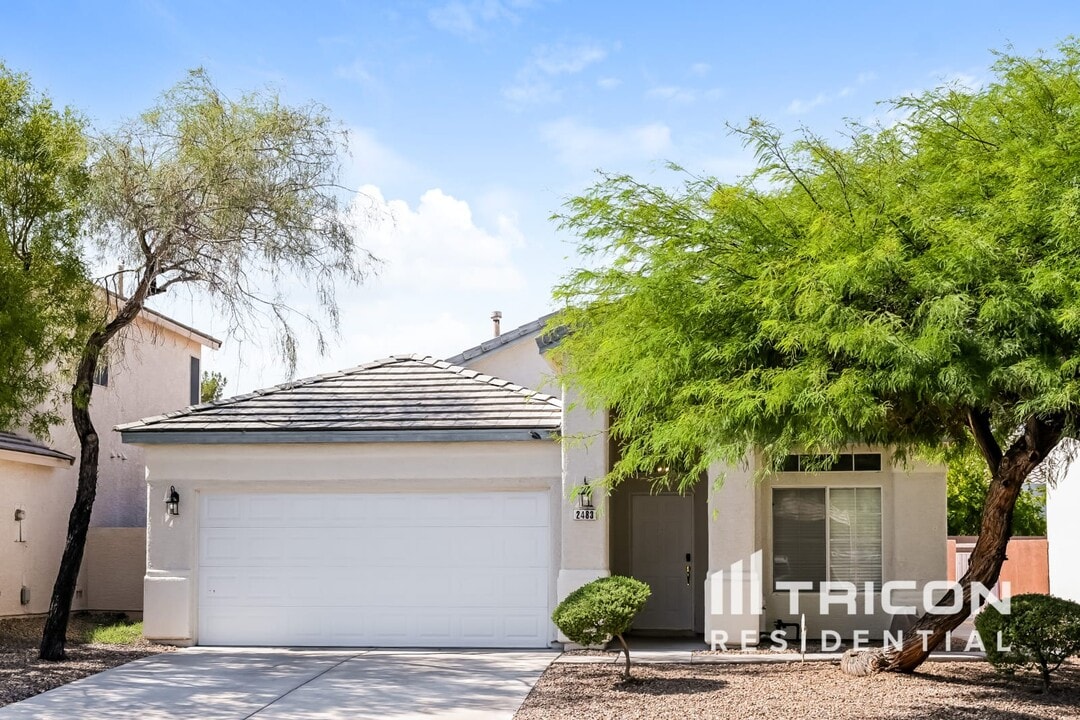 2483 Lower Meadows Ave in Henderson, NV - Building Photo
