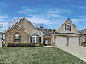 107 Oscar Ct in Dallas, GA - Building Photo