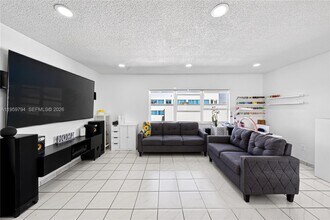 900 SW 84th Ave in Miami, FL - Building Photo - Building Photo