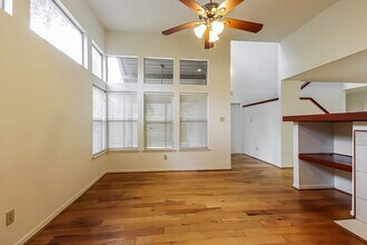 10 Shallow Pond Pl in The Woodlands, TX - Building Photo - Building Photo