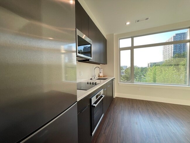 103 Sumner St, Unit #213 in Boston, MA - Building Photo - Building Photo