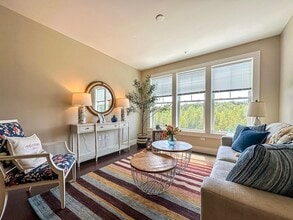 25 Stonehaven Dr in Weymouth, MA - Foto de edificio - Building Photo