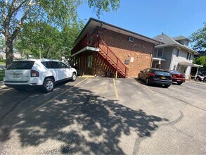 429 N Gilbert St in Iowa City, IA - Building Photo - Building Photo