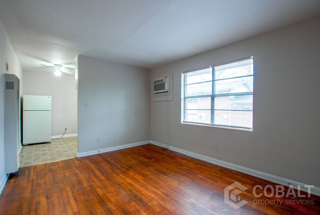 896 Greenwood Ave NE in Atlanta, GA - Foto de edificio - Building Photo