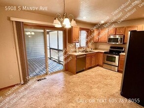 5908 S Mandy Ave in Sioux Falls, SD - Building Photo - Building Photo