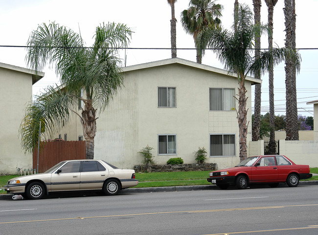 2702 Mcfadden Ave in Santa Ana, CA - Building Photo - Building Photo