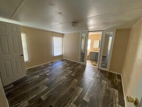 1620 E Reno Rd in Azle, TX - Building Photo - Building Photo
