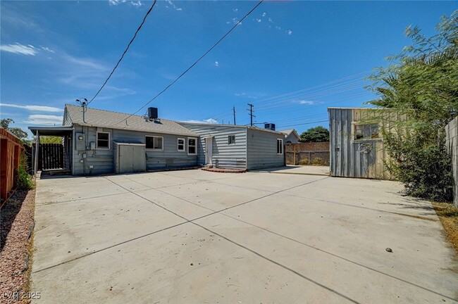 property at 1405 E Bridger Ave