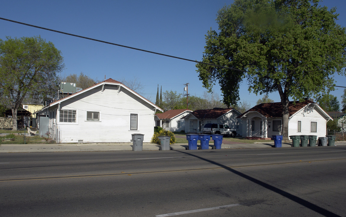 1355 N Palm Ave in Fresno, CA - Foto de edificio