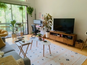 3961 Via Marisol in Los Angeles, CA - Foto de edificio - Building Photo