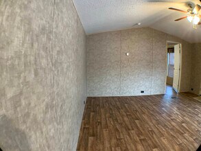 3637 SE 6th St in Topeka, KS - Building Photo - Building Photo