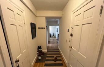 83 Longwood Ave, Unit 3R in Brookline, MA - Foto de edificio - Building Photo