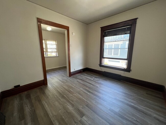818 W Center St in Rochester, MN - Building Photo - Building Photo