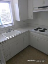 836 El Camino Real-Unit -Unit 4 in Burlingame, CA - Building Photo - Building Photo