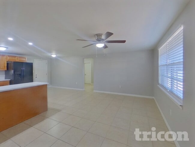 5601 N 16th St in Tampa, FL - Building Photo - Building Photo