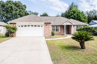 522 Risen Star Dr in Crestview, FL - Building Photo - Building Photo
