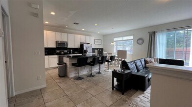 720 Las Fuentes Dr in Kissimmee, FL - Building Photo - Building Photo