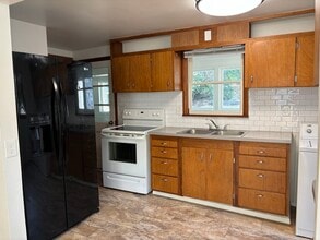 610 NE Gray Ln in Pullman, WA - Building Photo - Building Photo