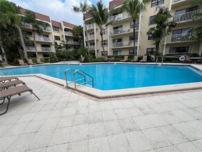 9301 SW 92nd Ave, Unit A217 in Miami, FL - Building Photo - Building Photo