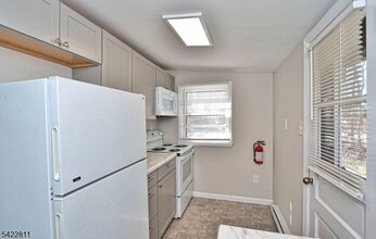 63 Iowa Ave in Jefferson, NJ - Building Photo - Building Photo