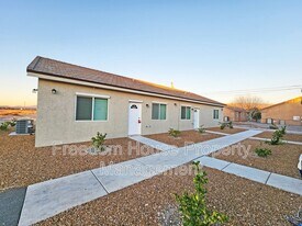1111 Sixshooter Ave in Pahrump, NV - Building Photo