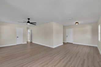 7514 Mandarin Dr in Orlando, FL - Building Photo - Building Photo