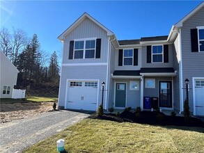 214 Smith Ln in Beaver Falls, PA - Foto de edificio - Building Photo